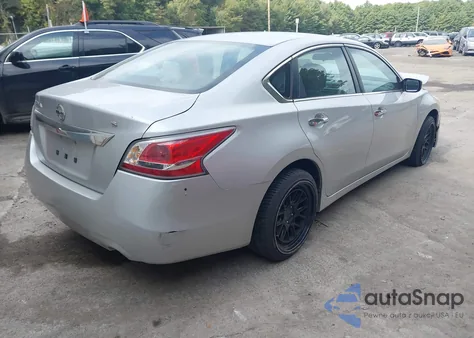 2015 Nissan Altima из США, поврежденный, VIN 1N4AL3AP8FC454423
